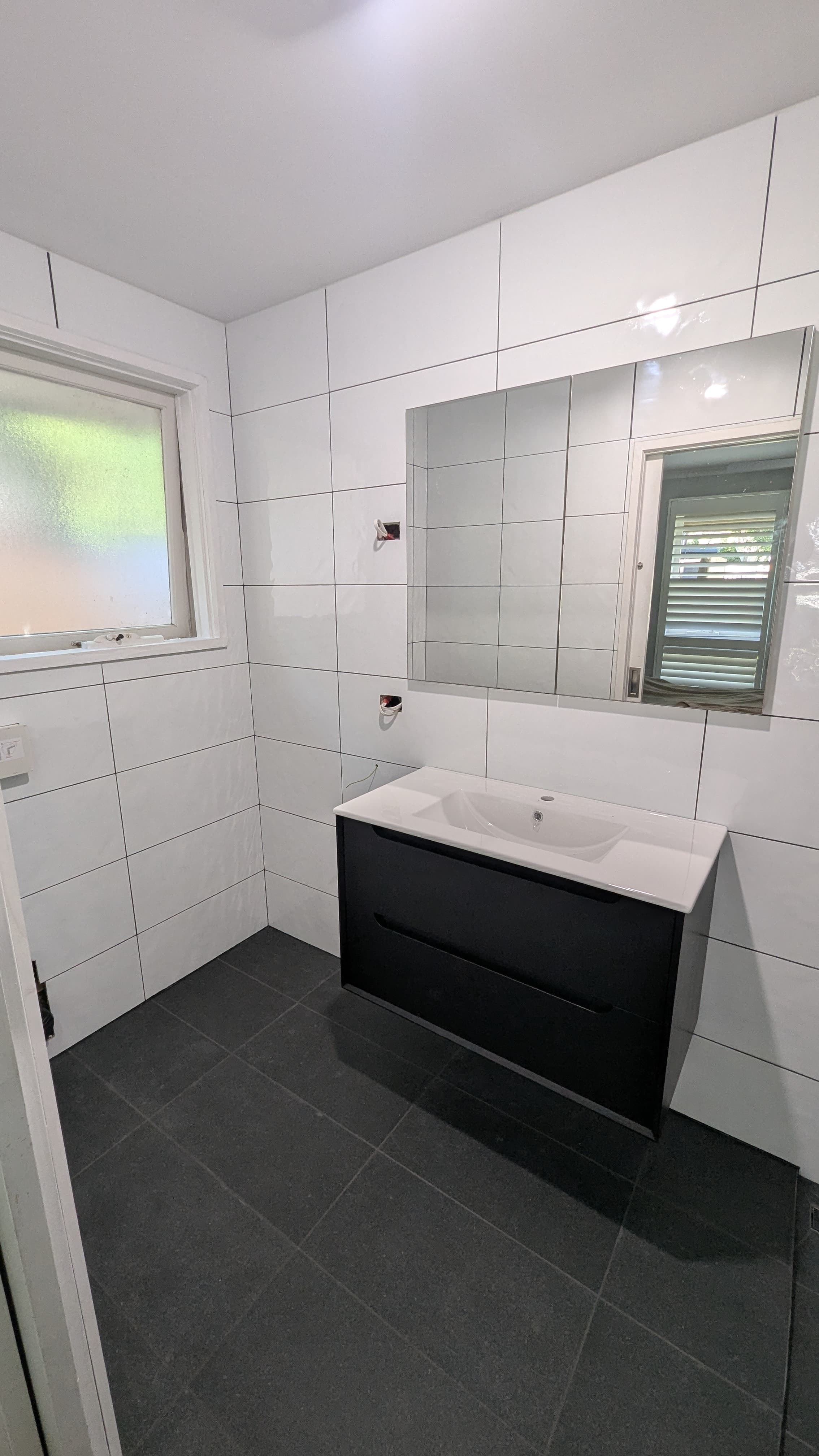 Tiled Bathroom1